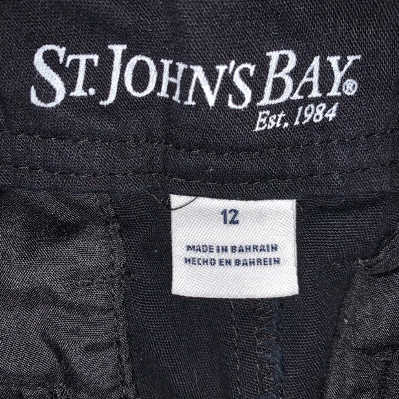3/$10 🔆 St. John’s Bay Black Capri - Picture 5 of 6